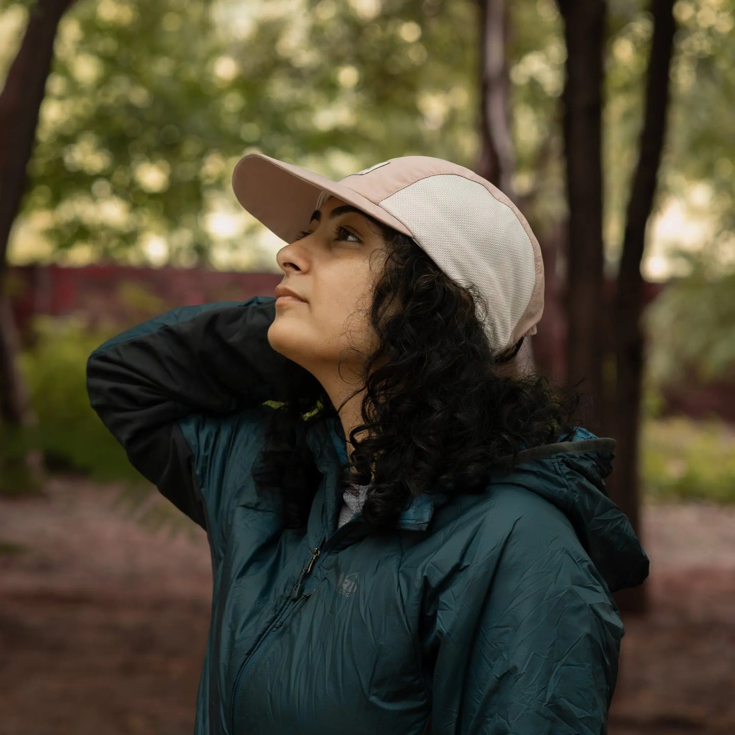 The Flo lightest running cap Woodrose lifestyle